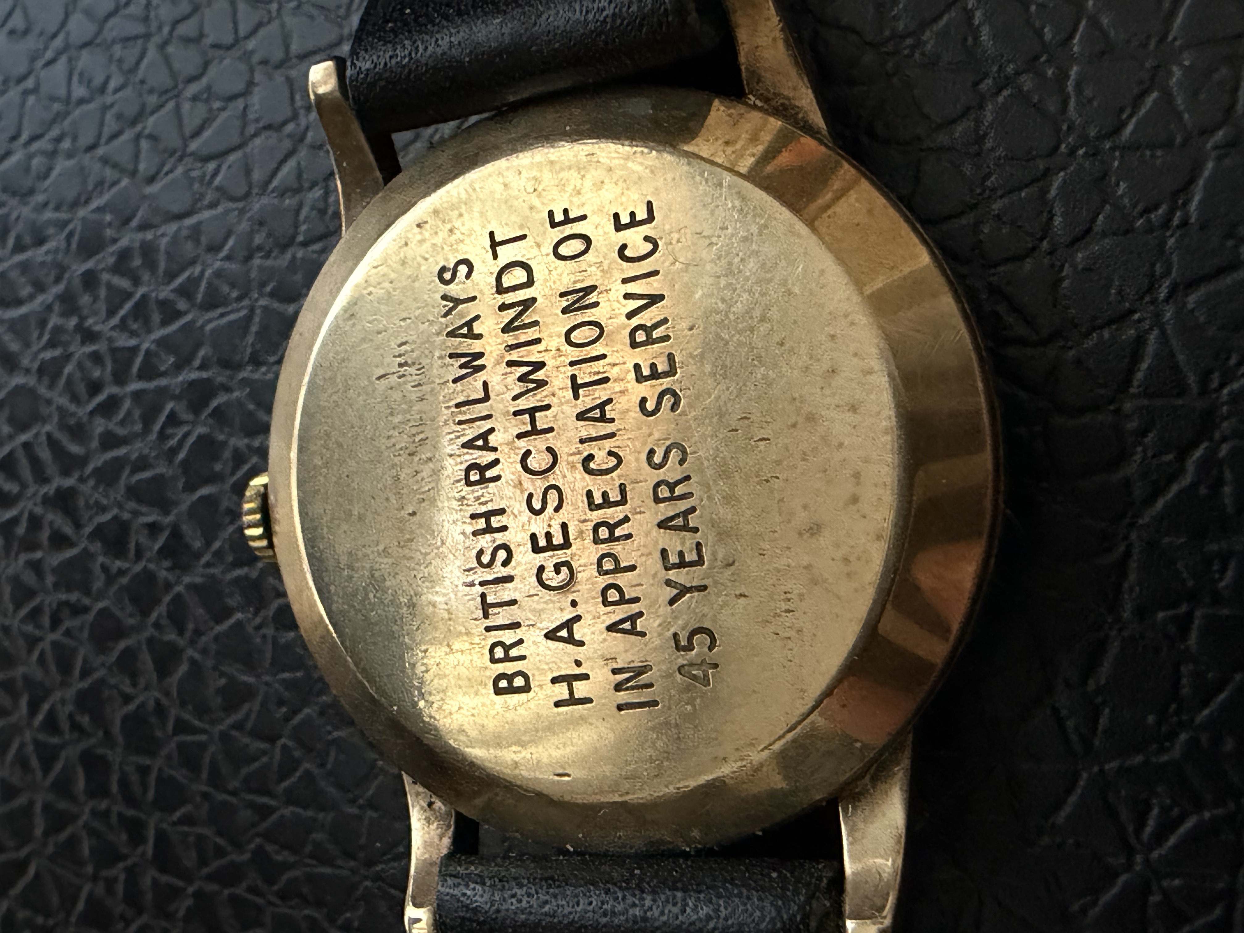 Smiths De Luxe with engraved caseback